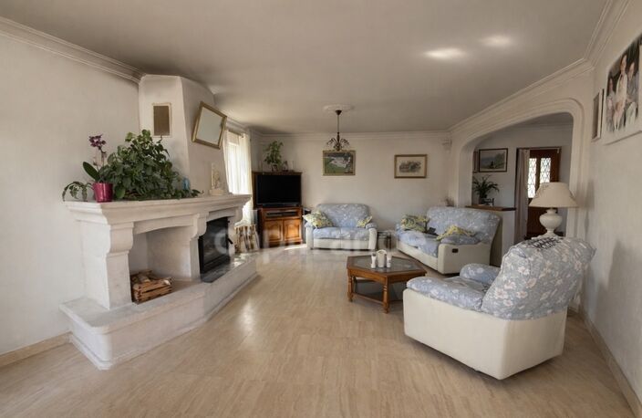 Proprieté de 150 m2 avec dépendance à vendre 7 pièces LAURIS (84) — photo 5