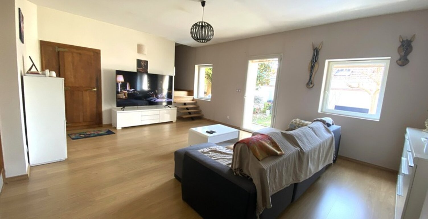 Maison de village entièrement rénovée 6 pièces sur Vaux en Bugey — photo 1