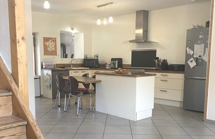 Maison de village entièrement rénovée 6 pièces sur Vaux en Bugey — photo 4