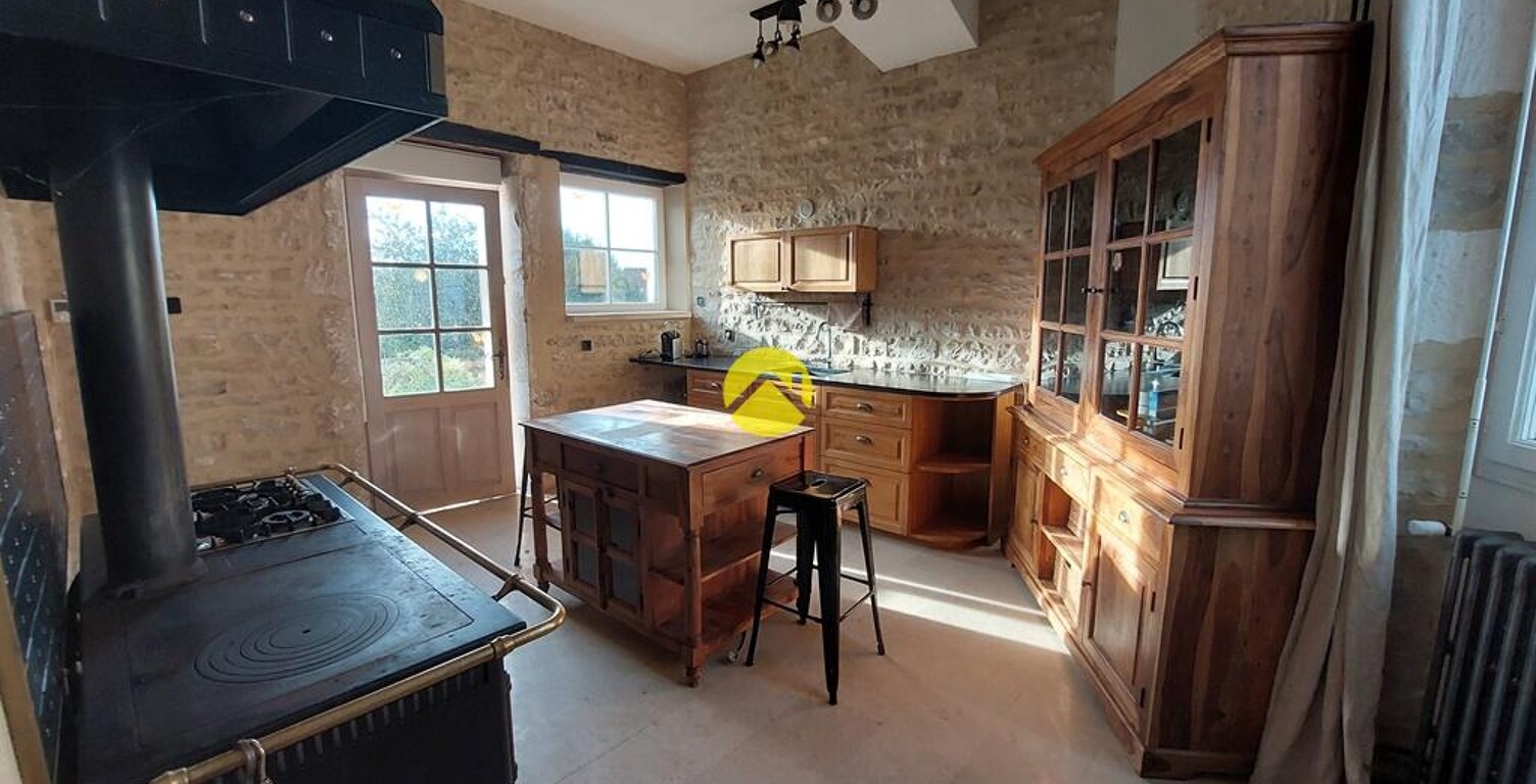 MAISON AVEC DÉPENDANCES ET PISCINE — photo 1