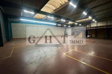 Local industriel  1800000 €