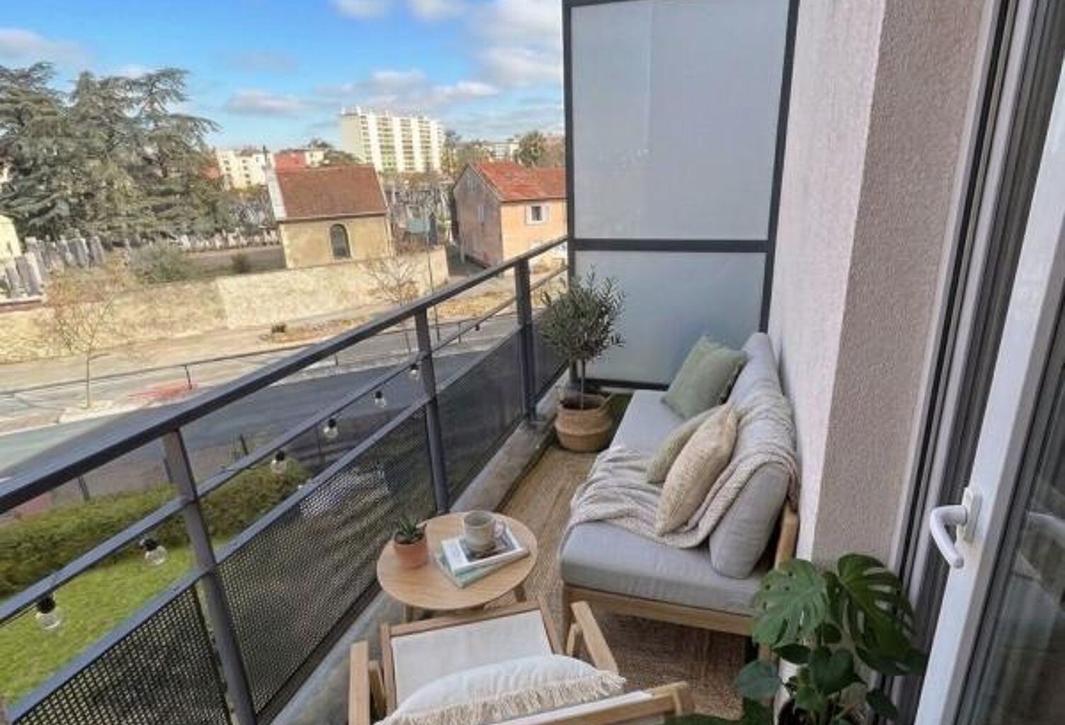 EXCLUSIVITE T2 de 43 M² à Caluire dans immeuble de 2010 avec balcon et garage — photo 1
