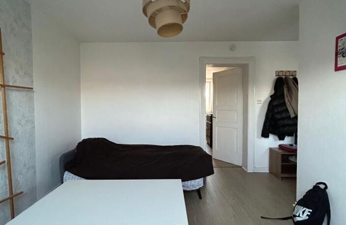 Appartement À Louer — photo 2