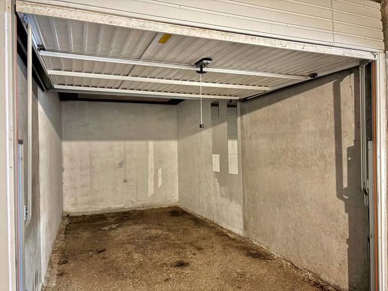 Garage À Vendre — photo 1