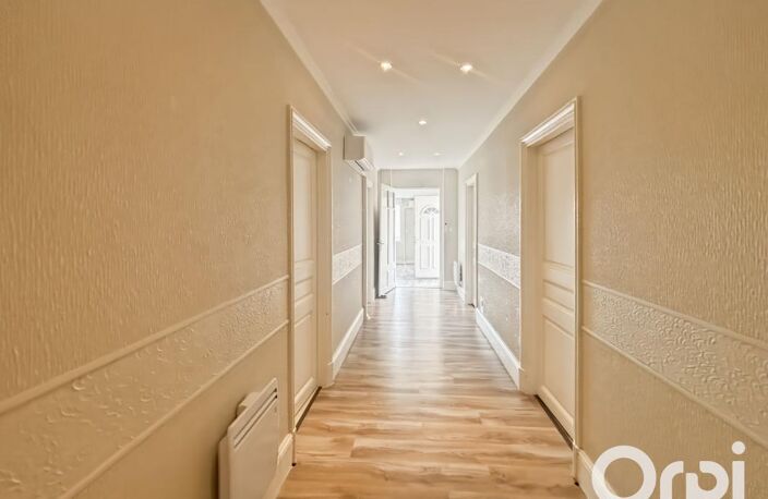 Ensemble immobilier à vendre — photo 3