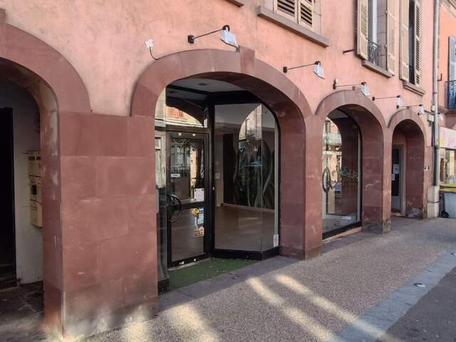 Local commercial  212m2 — photo du bien