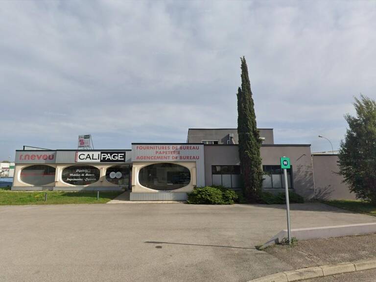 Commerce  650 m² — photo 1