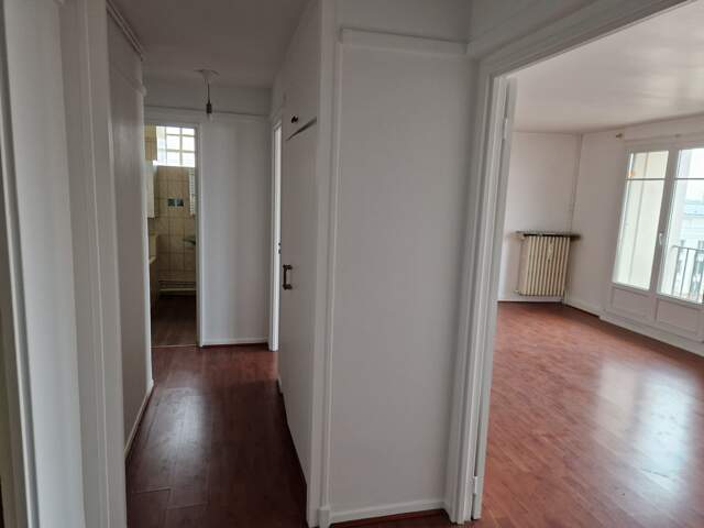 Appartement 2 pièces avec balcon en centre-ville — photo du bien