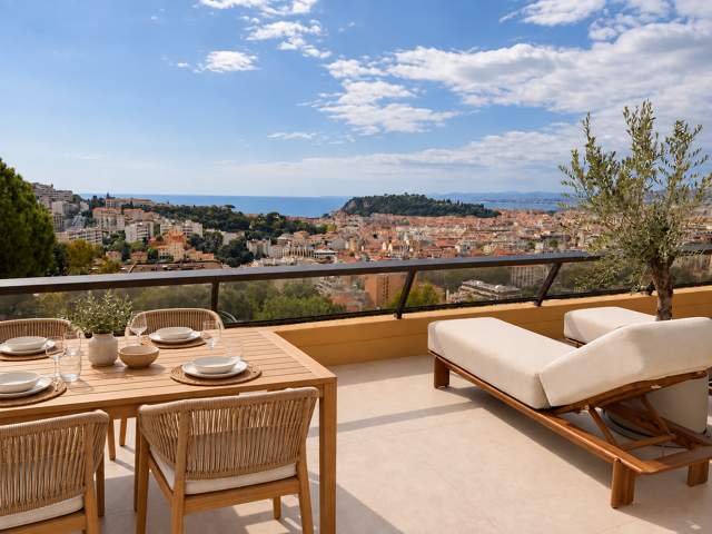 DERNIER ETAGE VUE PANORAMIQUE - NICE MONT ALBAN — photo du bien