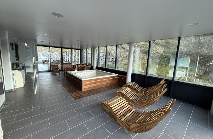 Hôtel de caractère en station thermale — photo 2