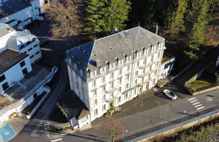 Hôtel de caractère en station thermale — photo 5