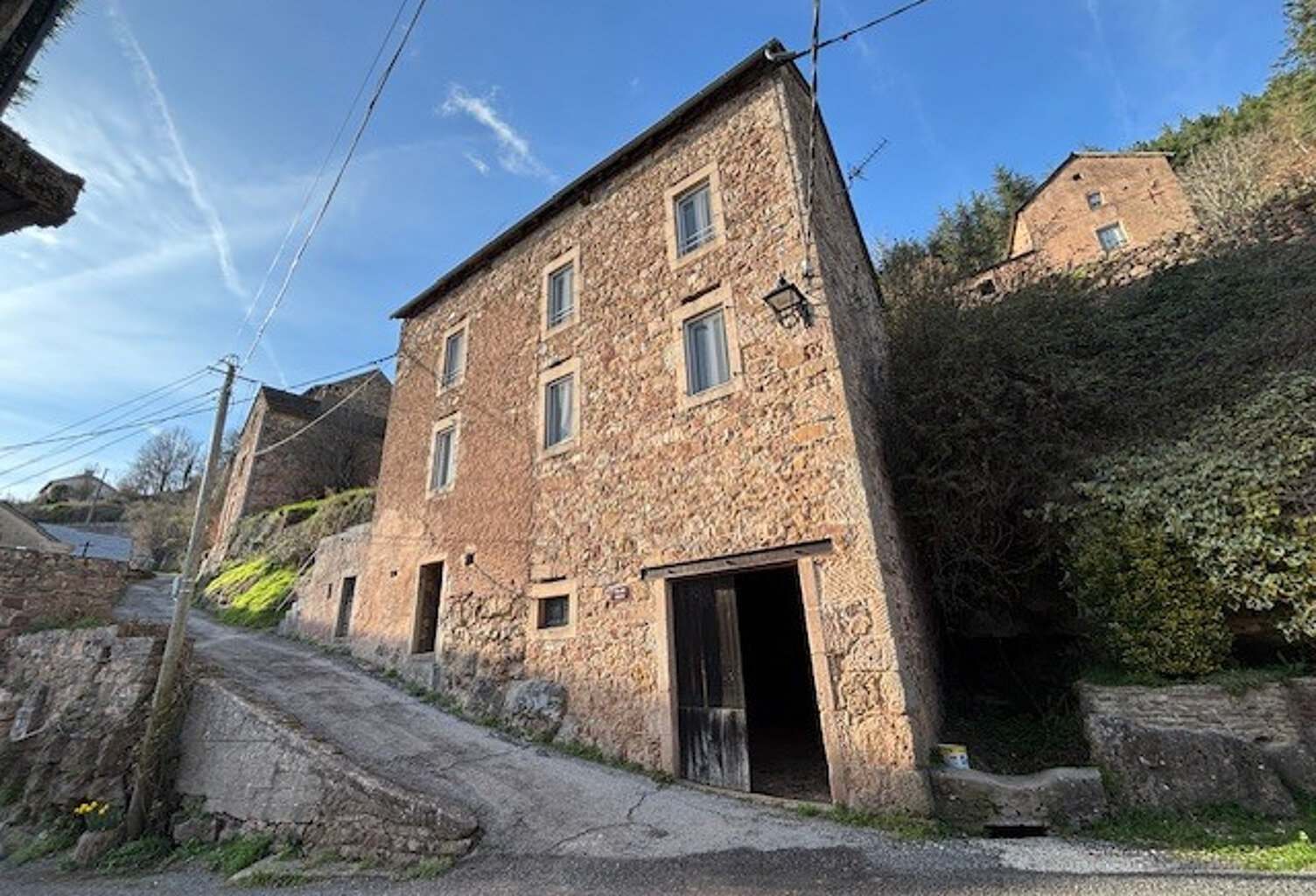 Maison T5 - 110 m2 - MONTJAUX — photo 1