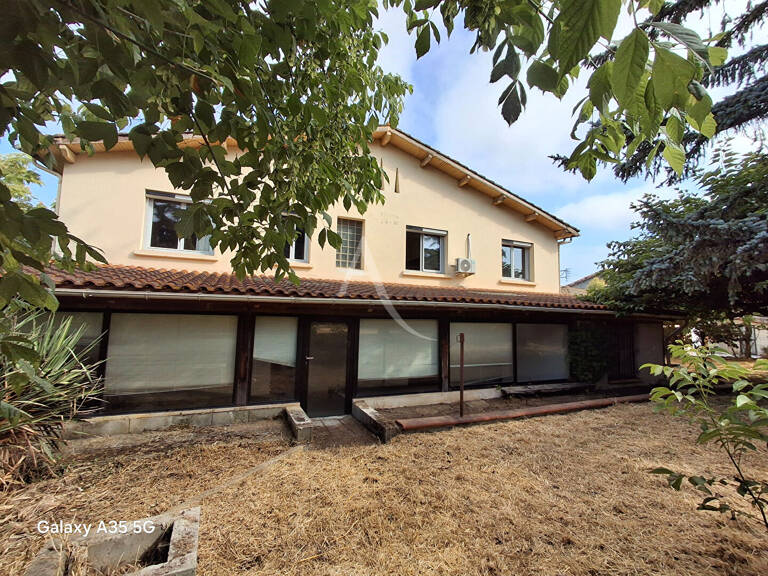 Maison L Isle Jourdain 162 m² sur 1768 m² de terrain — photo 1