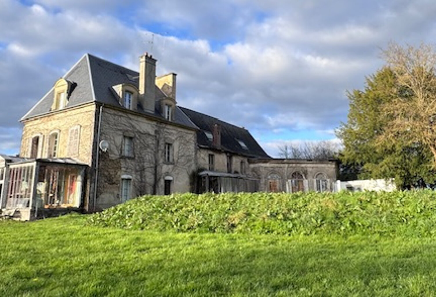 Manoir d'Exception à Le Rheu - Charme Historique et Opportun — photo 1
