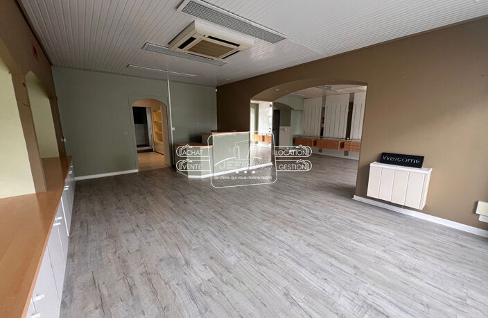 Local commercial  80 m² environ - Plein bourg de Saint Julien De Concelles — photo 2