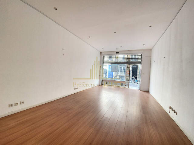 Bordeaux Palais Galien Local commercial  51 m2 — photo du bien