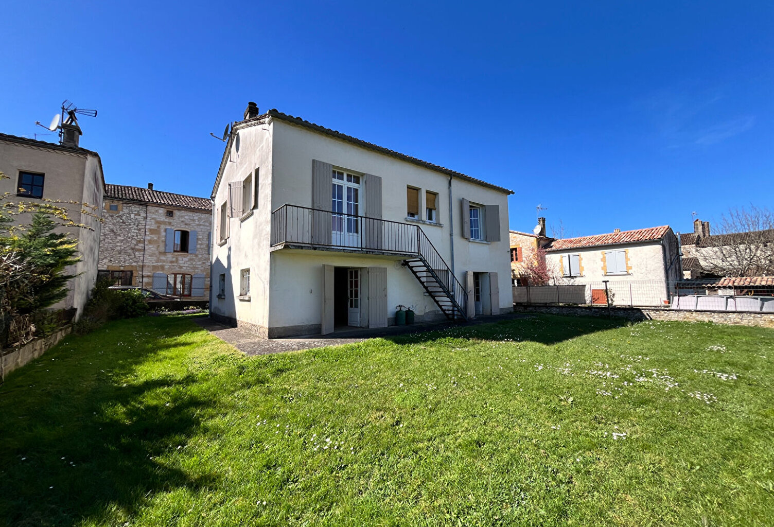 Maison avec jardin au coeur de Monpazier — photo 1