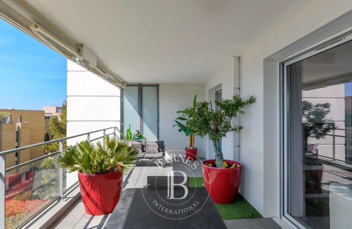 VENTE - MARSEILLE - 13007 - RESIDENCE SECURISEE DES ALPILLES 2 - — photo 2