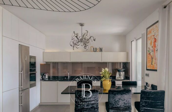 VENTE - MARSEILLE - 13007 - RESIDENCE SECURISEE DES ALPILLES 2 - — photo 5