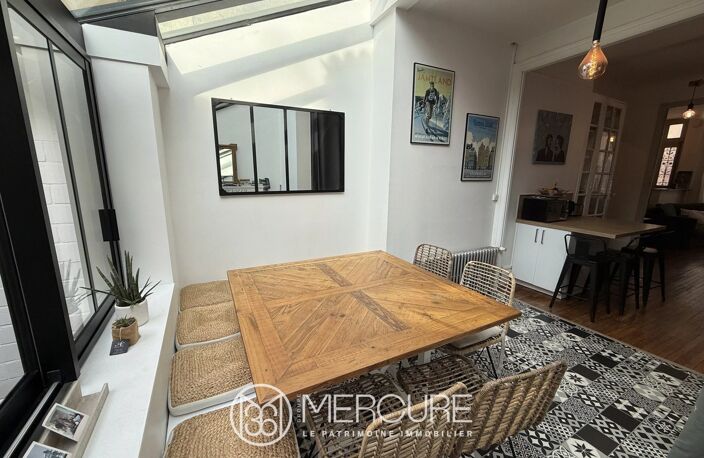 POITIERS-BLOSSAC, MAISON DE VILLE AVEC COUR, GARAGE ET REVENU LO — photo 4