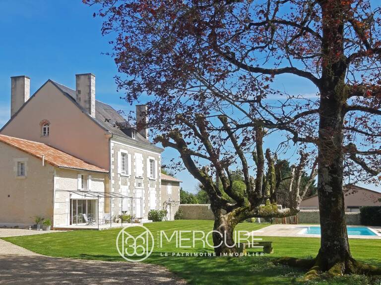 DEMEURE DE CHARME AVEC PARC ET PISCINE — photo 1