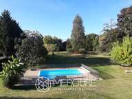 DEMEURE DE CHARME AVEC PARC ET PISCINE — photo 2