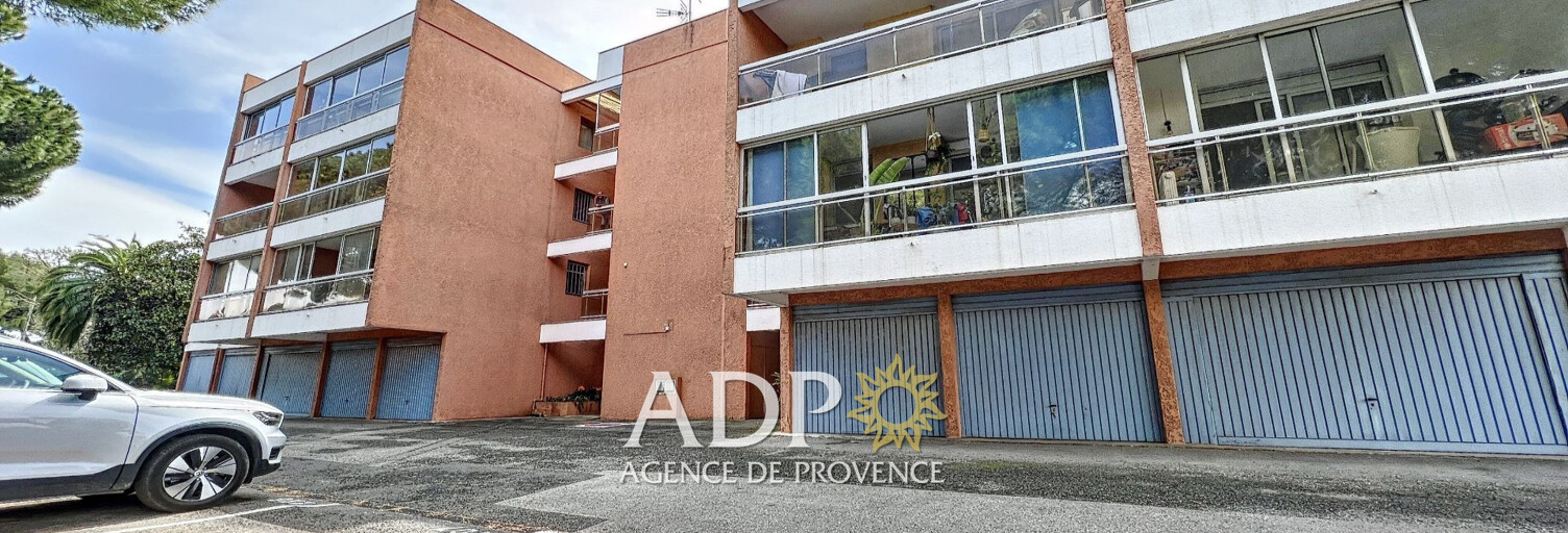 Garage   m² à louer à Antibes (06600)