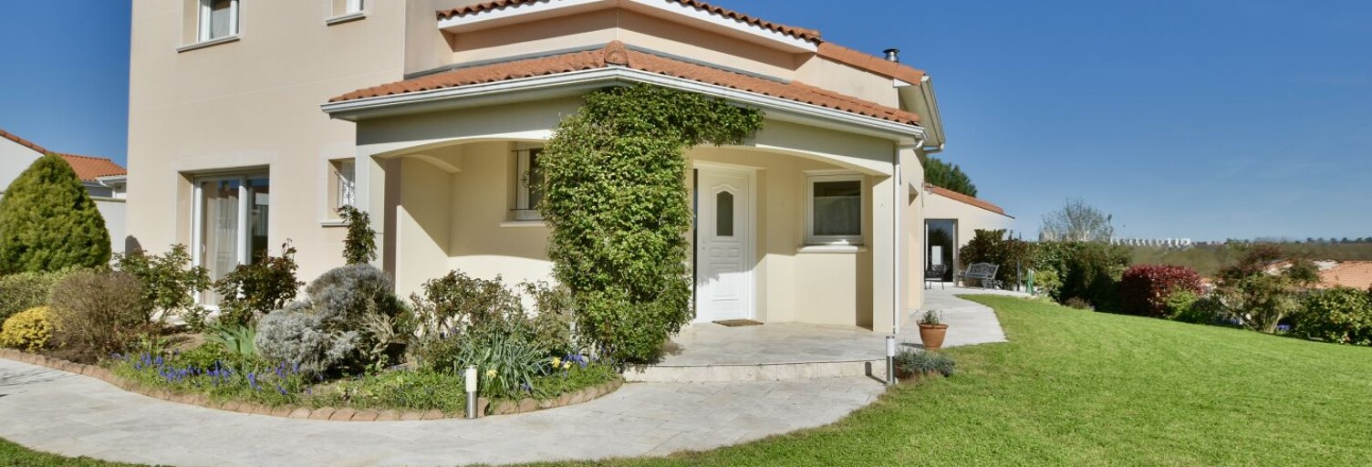 Maison 10 Pièces 195 m² à vendre à Cholet (49300)