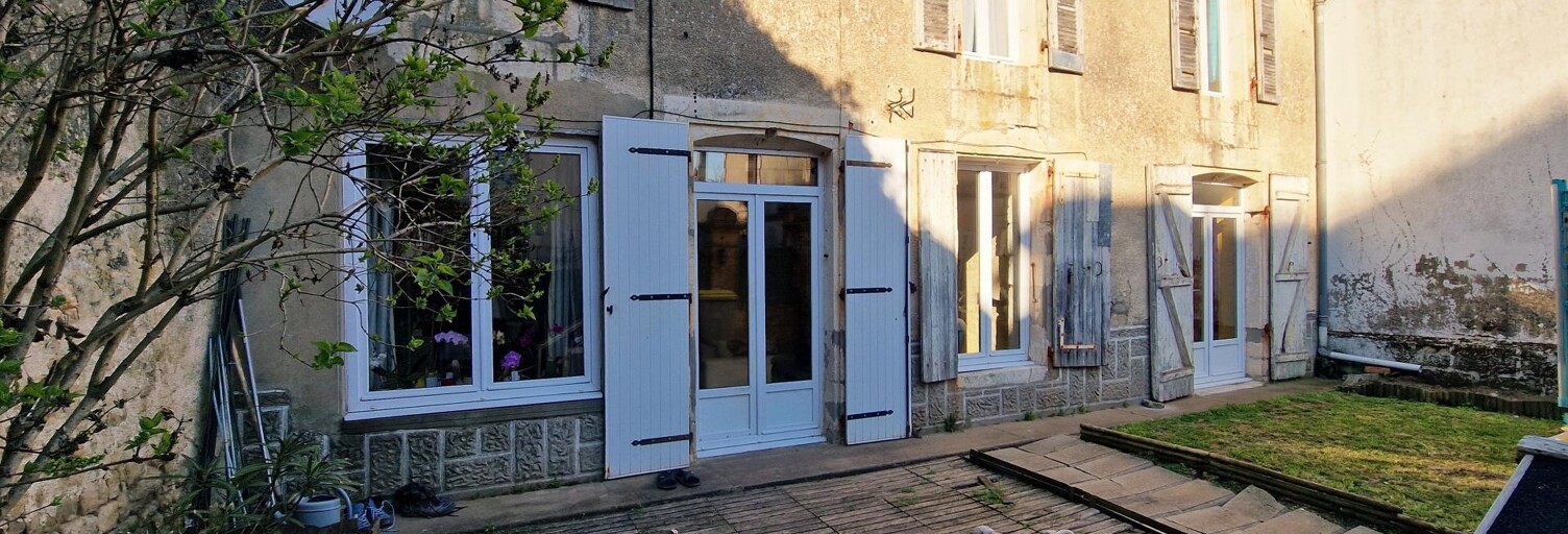 Maison 9 Pièces 238 m² à vendre à Nalliers (85370)