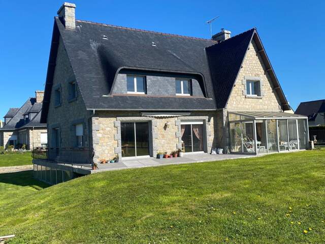 Belle et vaste contemporaine au coeur de St-Malo — photo du bien