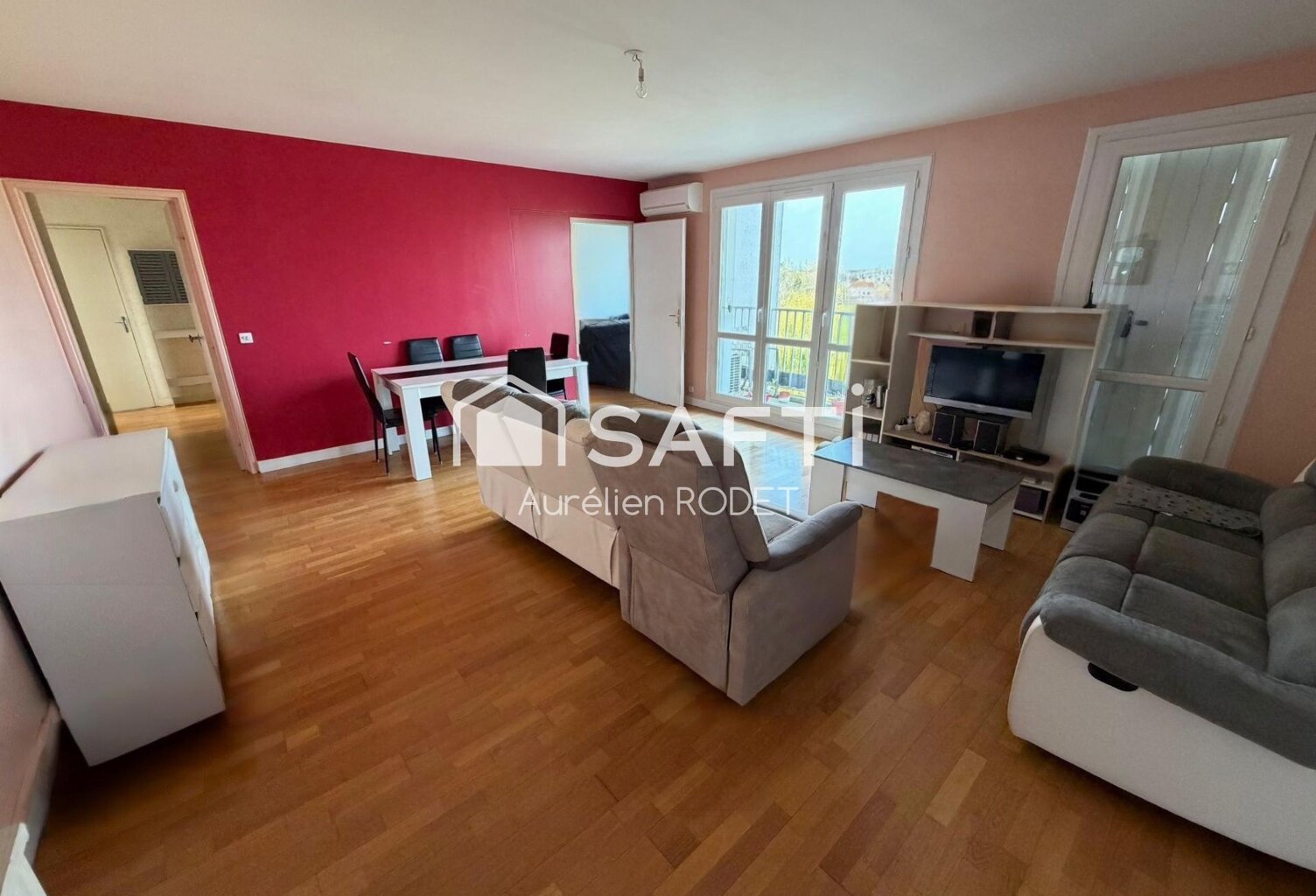 Appartement T5 avec balcon. — photo 1