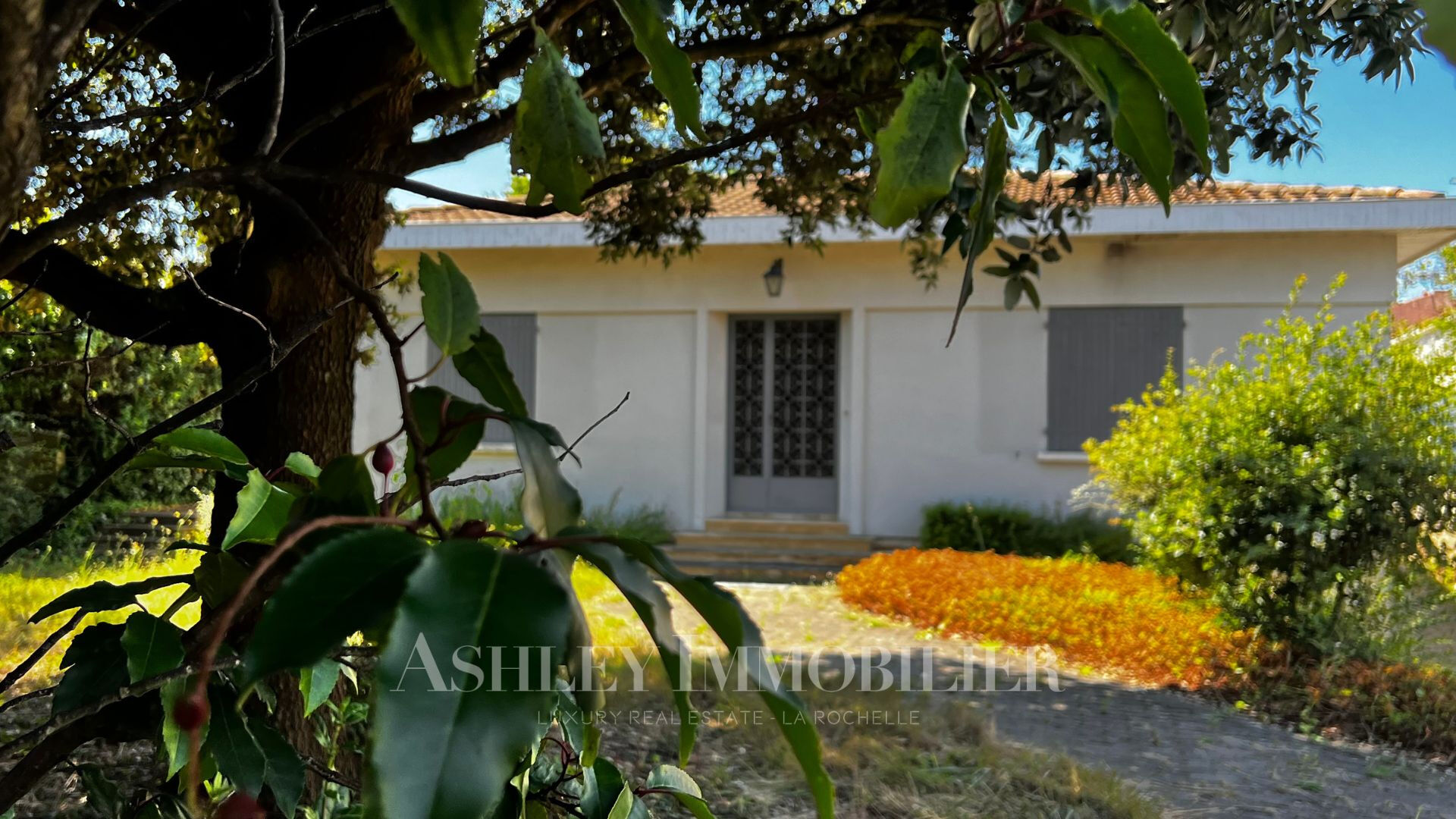 Villa / Maison  T7 à vendre Rochelle (La) 17000