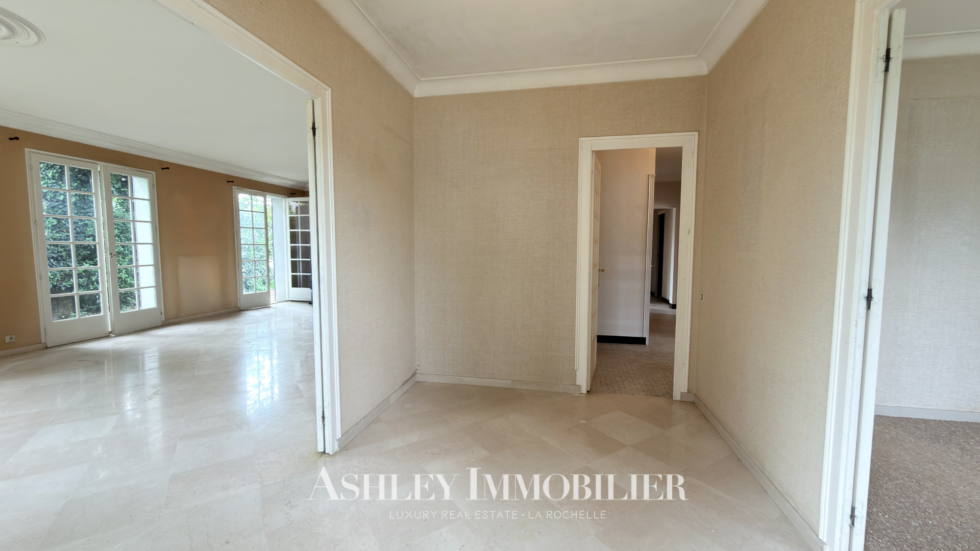 Villa / Maison  T7 à vendre Rochelle (La) 17000