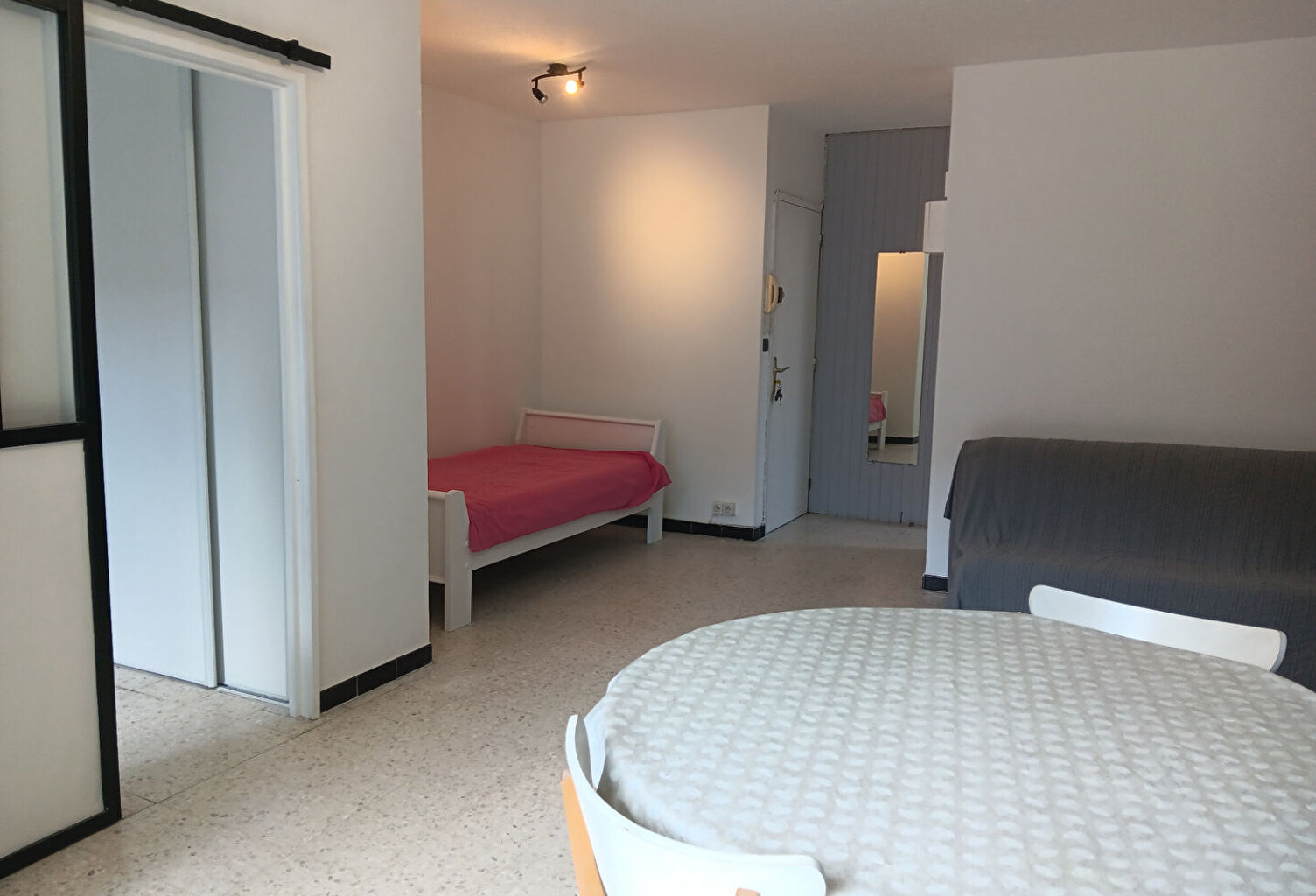Appartement en centre-ville avec cellier — photo 1