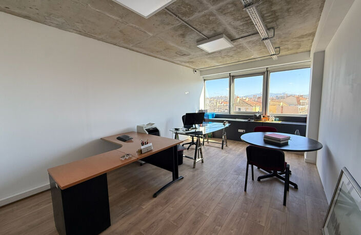 A VENDRE  Bureaux 120m2   Marseille 8e — photo 3