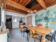 Maison au centre de Neuville sur Saône — photo 3