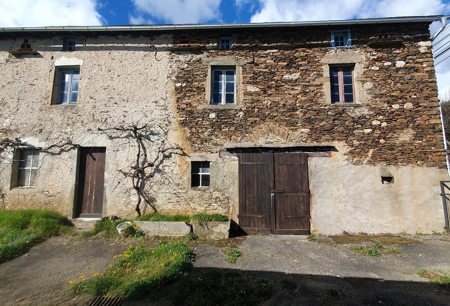 Grange — photo 1