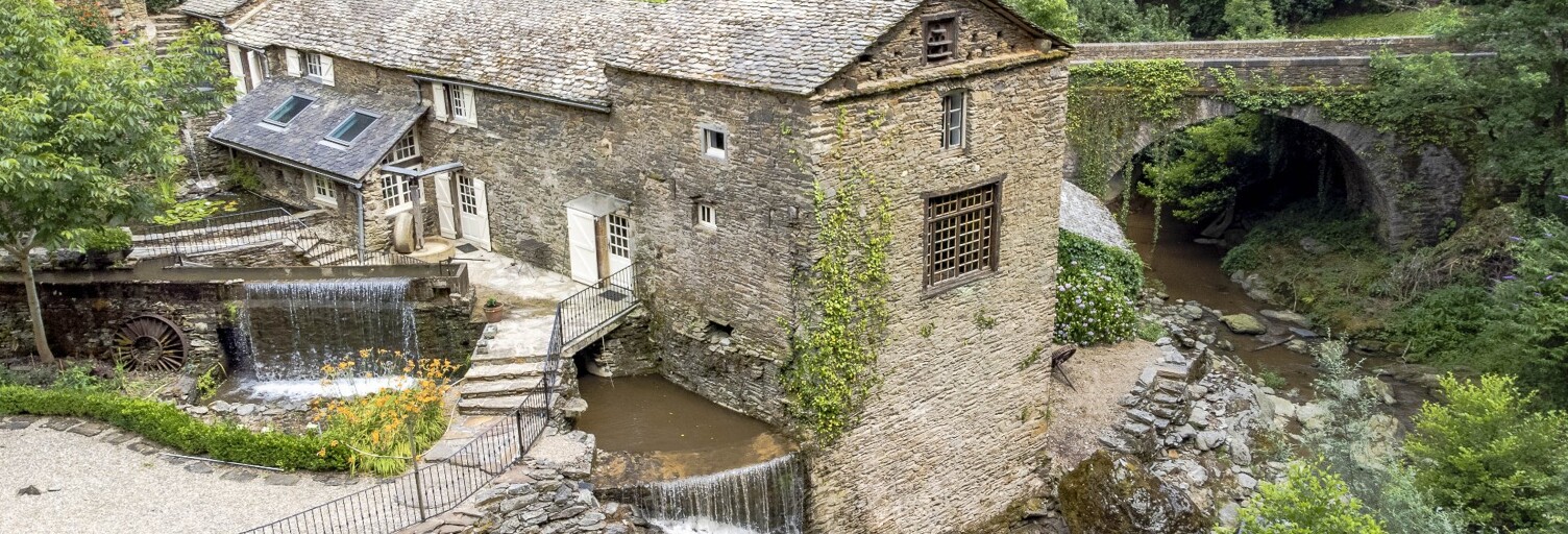 Maison 10 Pièces 423 m² à vendre à Coupiac (12550)