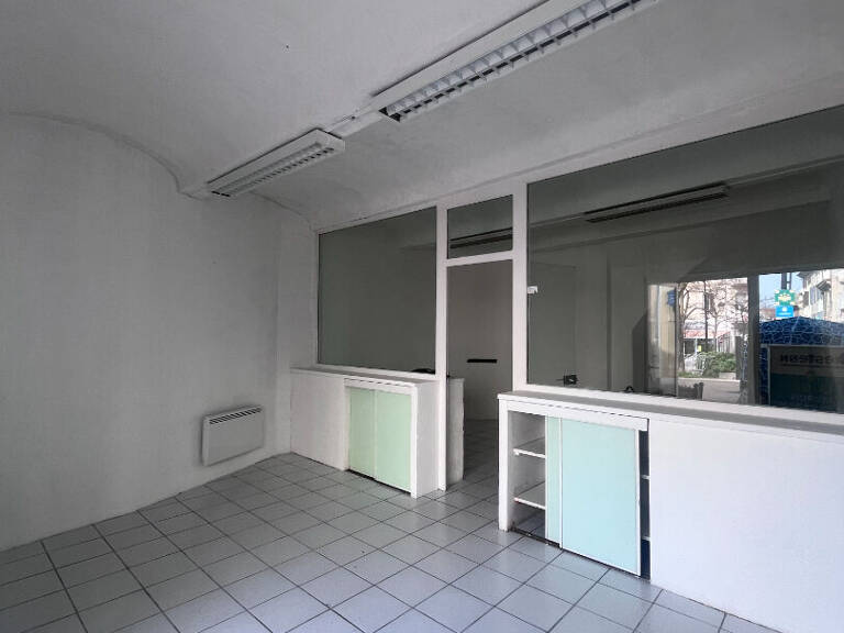 CENTRE VILLE DE LORIOL LOCAL COMMERCIAL — photo 1