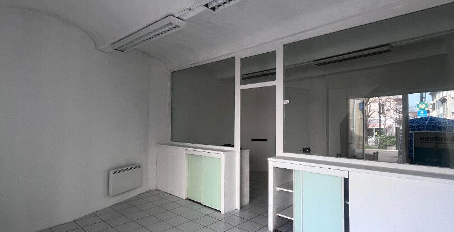 CENTRE VILLE DE LORIOL LOCAL COMMERCIAL — photo 1