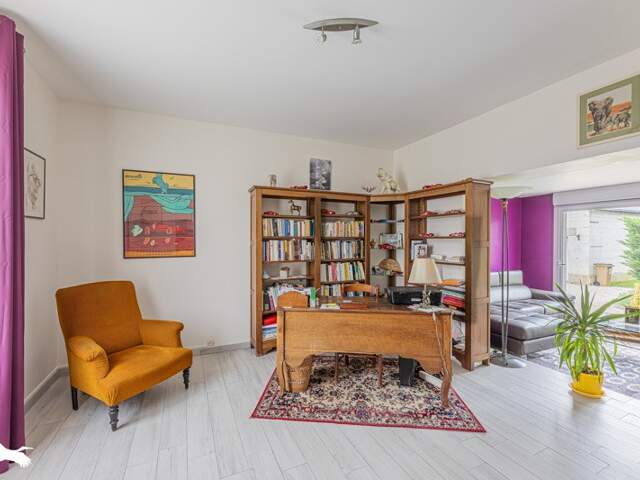Maison en pierre de 5 pièces principales — photo du bien