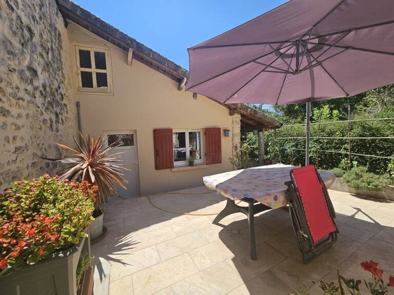 Maison en pierre de 5 pièces principales — photo 1