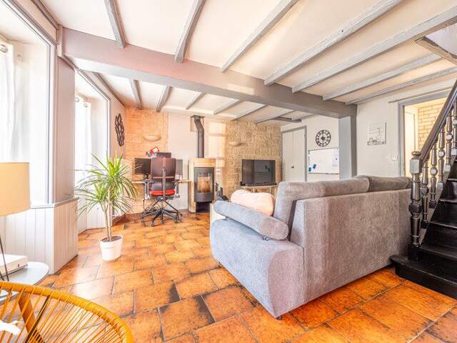 Maison en pierre de 5 pièces principales — photo du bien