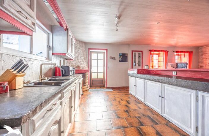 Maison en pierre de 5 pièces principales — photo 3