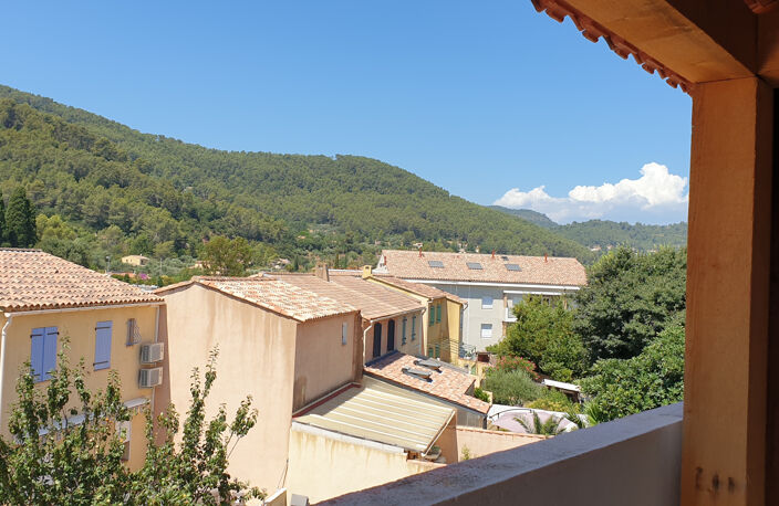 IMMEUBLE AVEC TERRASSES GARAGE ET DEPENDANCES — photo 5