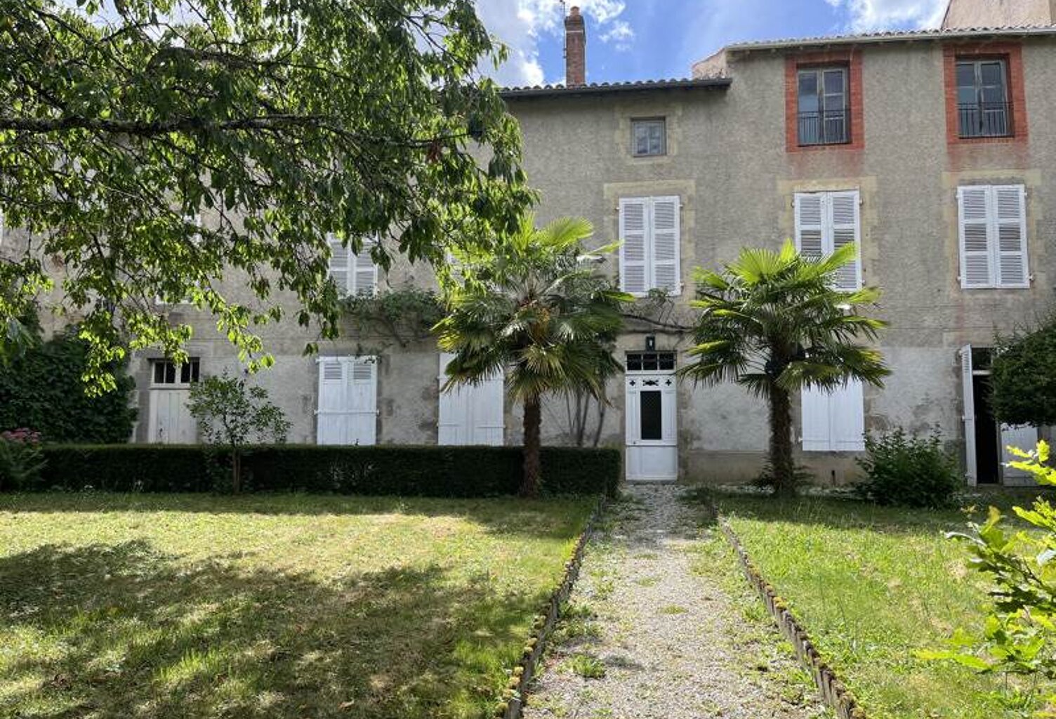 Maison de ville de 7 pièces principales — photo 1