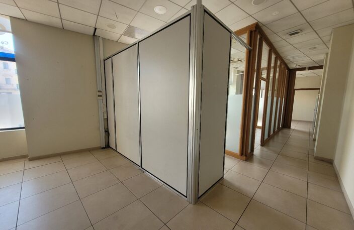 Local commercial — photo 2