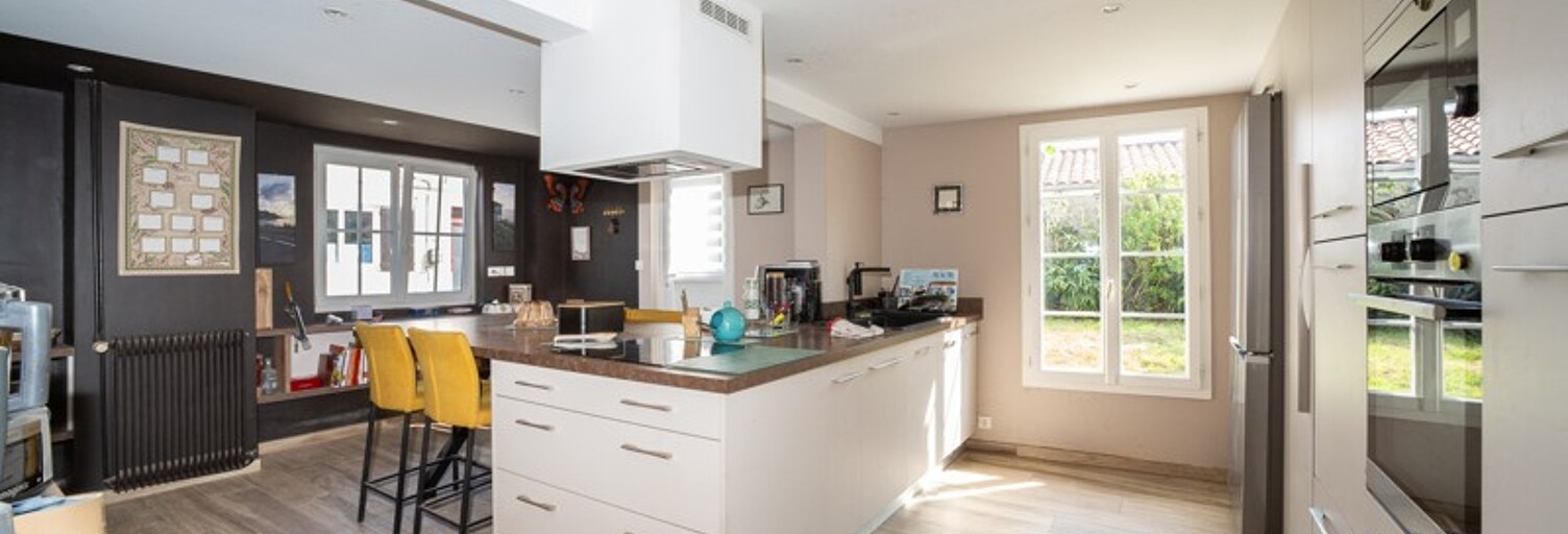 Maison 5 Pièces 198 m² à vendre à Cavignac (33620)