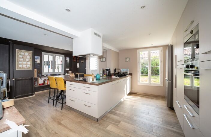 Vente maison 5 pièces 198 m² Cavignac (33620) — photo 3