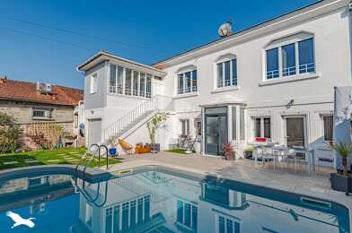 Maison 5 pièces 617730 €